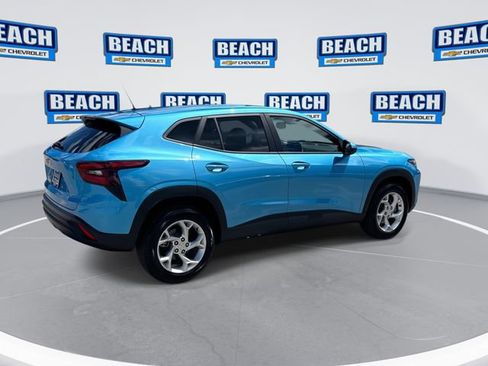 Used 2026 Chevrolet Trax LS w/ LS Convenience Package FWD image 8