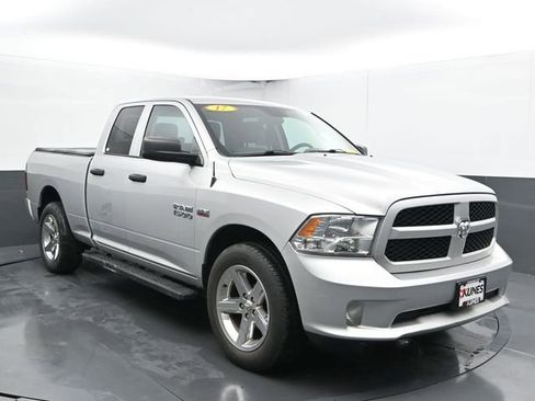 Used 2017 RAM 1500 Express image 2