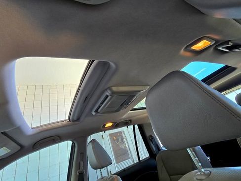 Used 2017 Honda Pilot Elite image 9