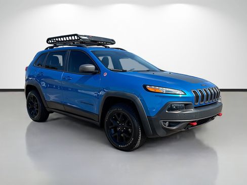 Used 2018 Jeep Cherokee Trailhawk w/ Quick Order Package 27L image 1