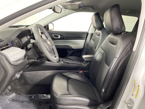 Used 2022 Jeep Compass Latitude image 15