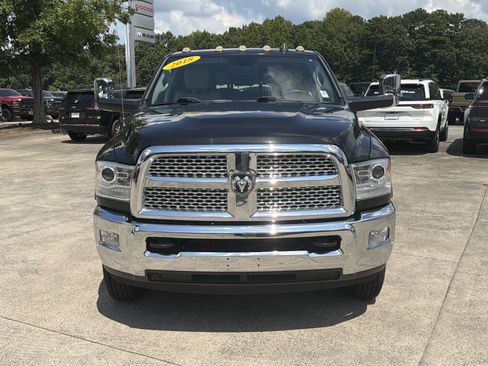Used 2018 RAM 3500 Laramie w/ Convenience Group AWD/4WD image 2