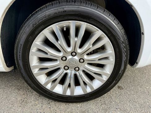 Used 2011 Chrysler 200 Limited FWD image 19