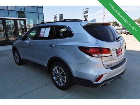 Used 2017 Hyundai Santa Fe SE w/ Cargo Package image 5