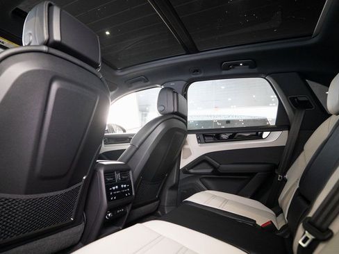 New 2026 Porsche Cayenne S AWD/4WD image 16