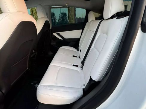 Used 2023 Tesla Model Y Long Range AWD/4WD image 14