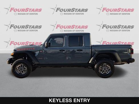 Used 2025 Jeep Gladiator Mojave w/ Convenience Group image 8