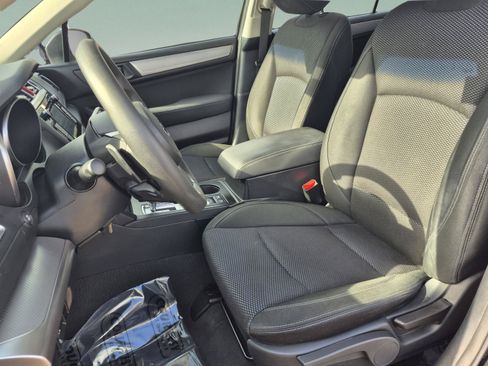 Used 2019 Subaru Outback 2.5i AWD/4WD image 17