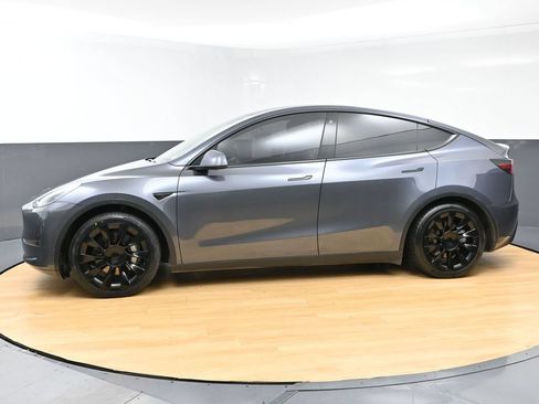 Used 2022 Tesla Model Y Long Range AWD/4WD image 5