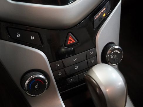 Used 2012 Chevrolet Cruze LT w/ RS Package image 9