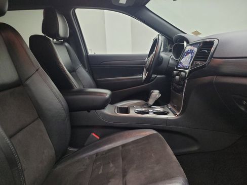 Used 2020 Jeep Grand Cherokee Altitude image 21