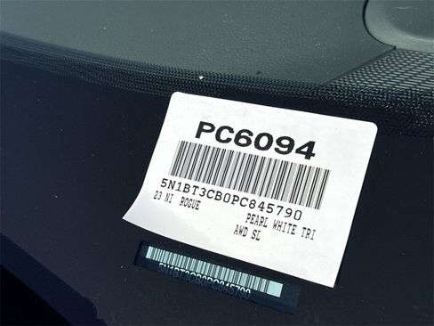 Used 2023 Nissan Rogue SL image 33