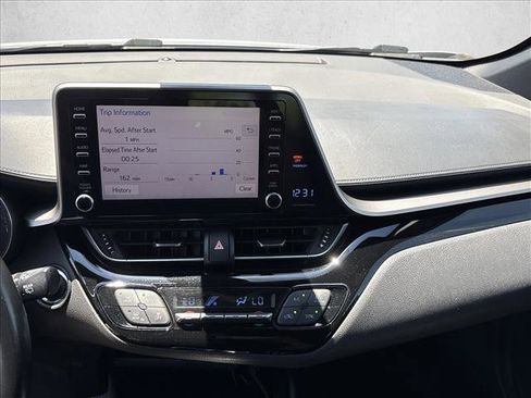 Used 2019 Toyota C-HR XLE FWD image 13