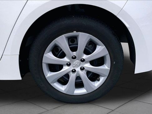 Used 2023 Toyota Corolla LE FWD image 11
