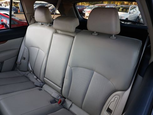 Used 2013 Subaru Outback 2.5i Limited w/ Moonroof Pkg image 8
