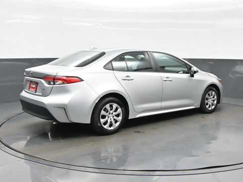Used 2024 Toyota Corolla LE FWD image 6