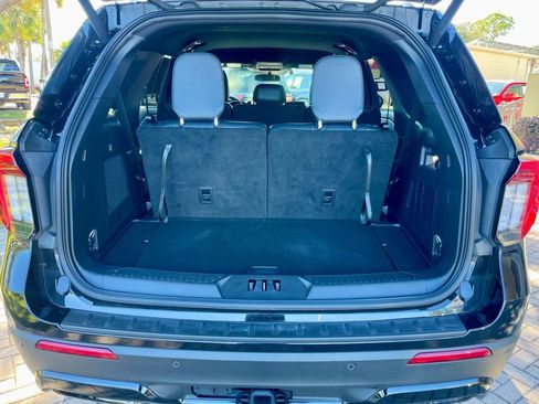 Used 2025 Ford Explorer ST-Line w/ ST-Line Street Pack image 5