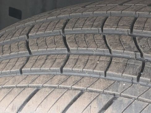 Certified 2025 Nissan Frontier SV w/ SV Convenience Package image 12