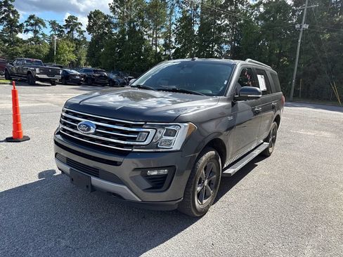 Used 2020 Ford Expedition XLT w/ Equipment Group 202A AWD/4WD image 4