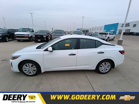 Used 2025 Nissan Sentra S image 1