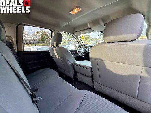 Used 2017 RAM 1500 Express RWD image 27