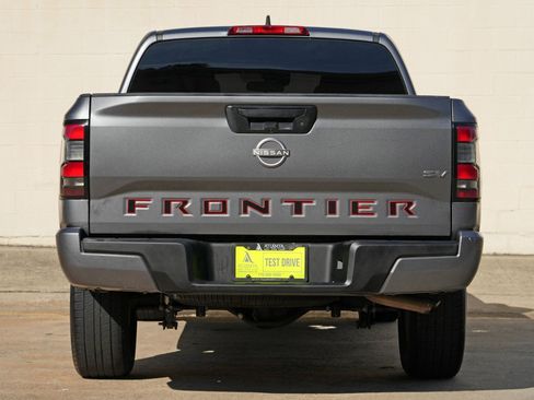 Used 2022 Nissan Frontier SV RWD image 10
