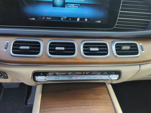 Used 2022 Mercedes-Benz GLS 450 4MATIC image 23