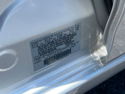 Used 2025 Nissan Versa SV FWD image 23