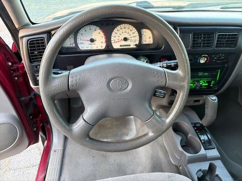 Used 2004 Toyota Tacoma PreRunner image 21