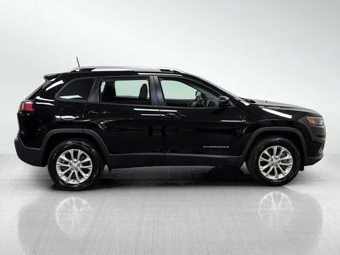 Used 2020 Jeep Cherokee Latitude w/ Cold Weather Group image 4