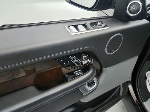Used 2020 Land Rover Range Rover HSE image 23