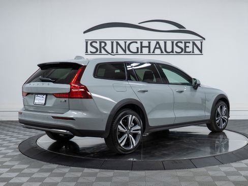 New 2026 Volvo V60 B5 Cross Country Plus w/ Climate Package image 5