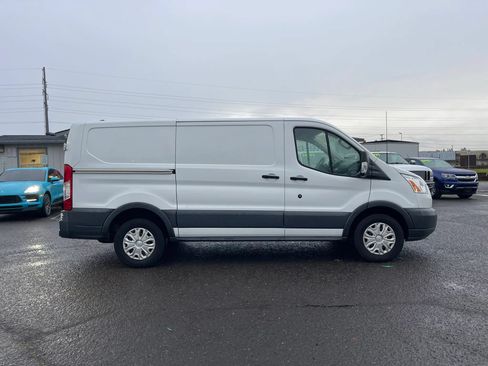 Used 2018 Ford Transit 250 130 Low Roof w/ Exterior Upgrade Package RWD image 2