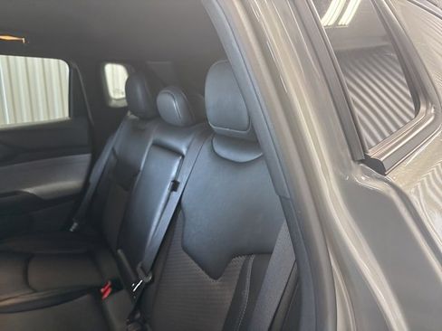 Used 2024 Jeep Compass Latitude image 20