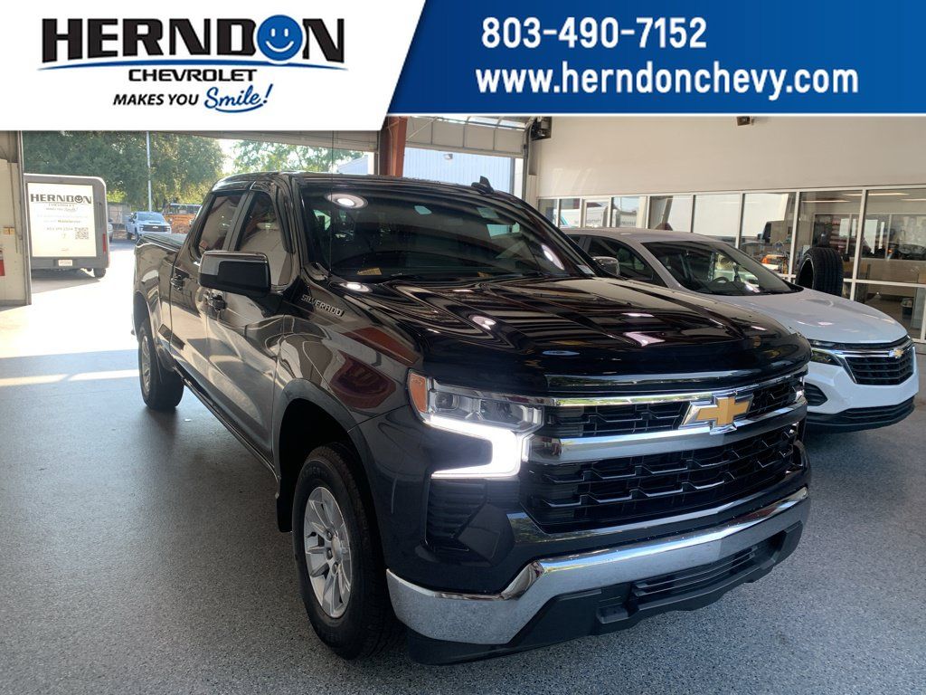 Used 2024 Chevrolet Silverado 1500 LT w/ Convenience Package II RWD image 1