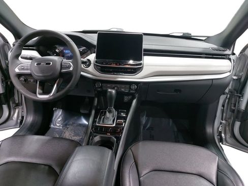 Used 2025 Jeep Compass Limited AWD/4WD image 9