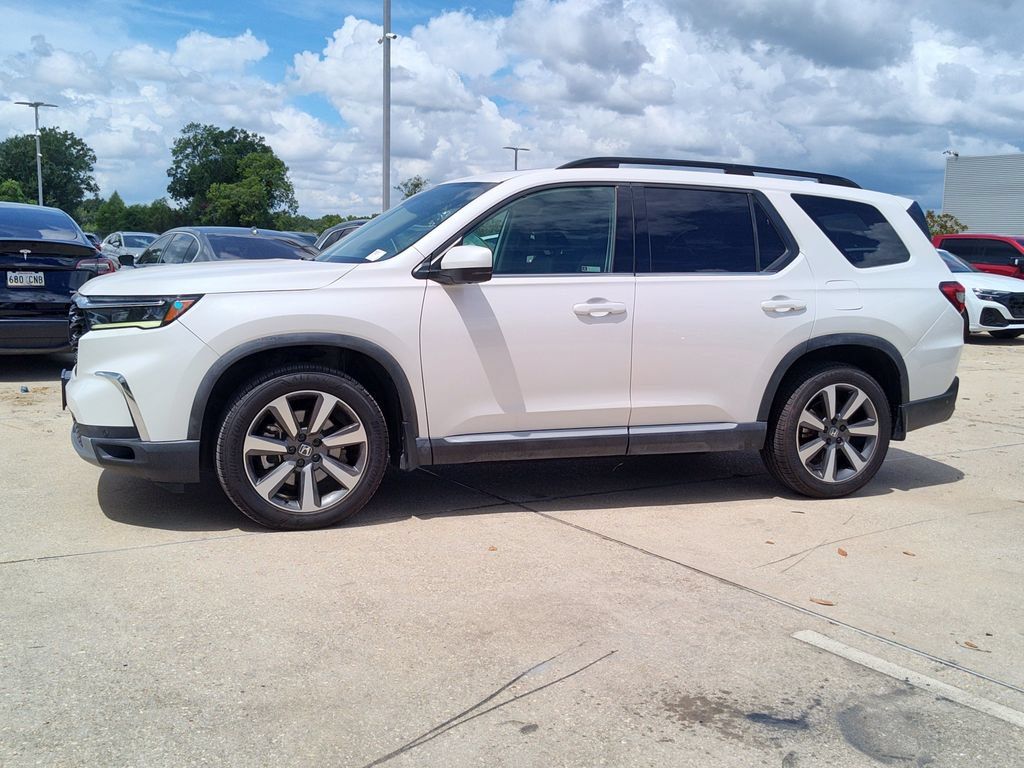 Used 2023 Honda Pilot Elite image 3
