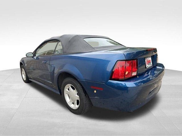 Used 1999 Ford Mustang Convertible RWD image 8