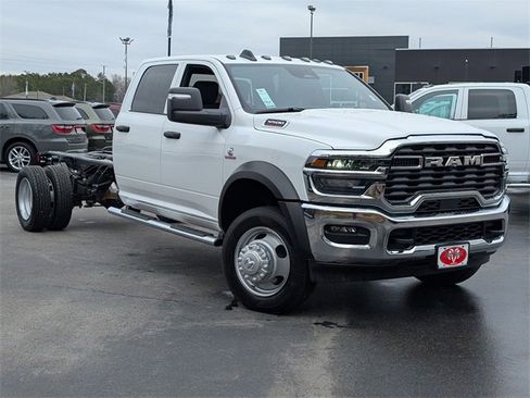 New 2026 RAM 5500 Tradesman w/ Chrome Appearance Group image 2
