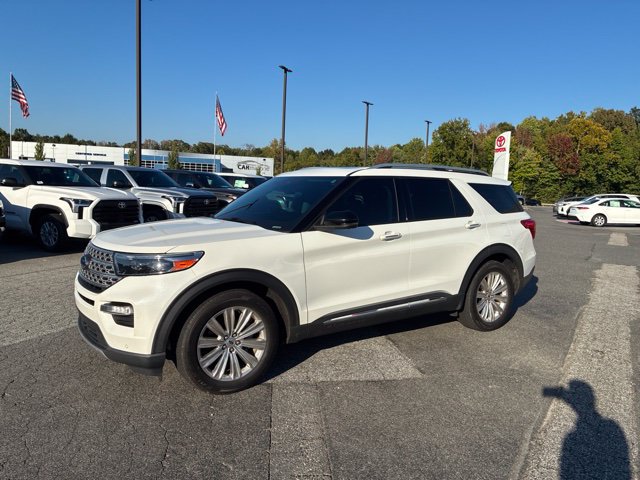 Used 2022 Ford Explorer Limited w/ Equipment Group 301A RWD image 3