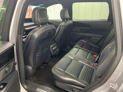 Used 2024 Lincoln Nautilus Reserve w/ Equipment Group 202A image 13