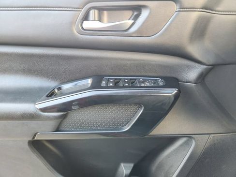 Used 2022 Nissan Pathfinder SV FWD image 21