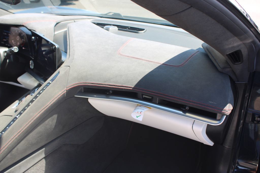 Used 2023 Chevrolet Corvette Stingray Premium Cpe w/ Z51 Performance Package RWD image 31