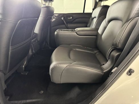 Used 2024 INFINITI QX80 Luxe w/ Cargo Package image 31