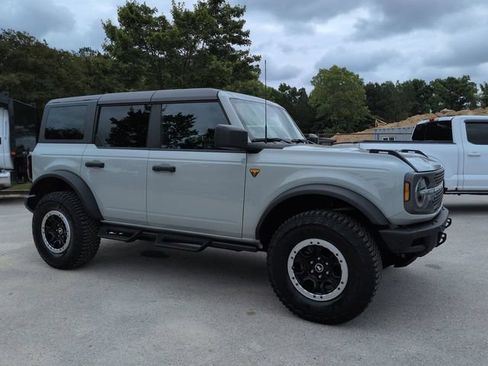 Certified 2023 Ford Bronco Badlands w/ Sasquatch Package AWD/4WD image 2