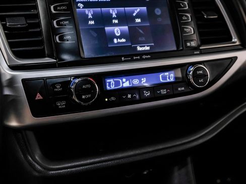 Used 2016 Toyota Highlander XLE FWD image 28