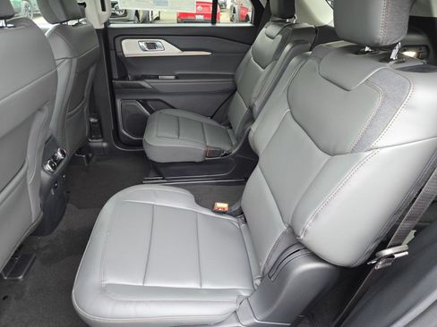 New 2026 Ford Explorer Active w/ Active Comfort Package AWD/4WD image 6