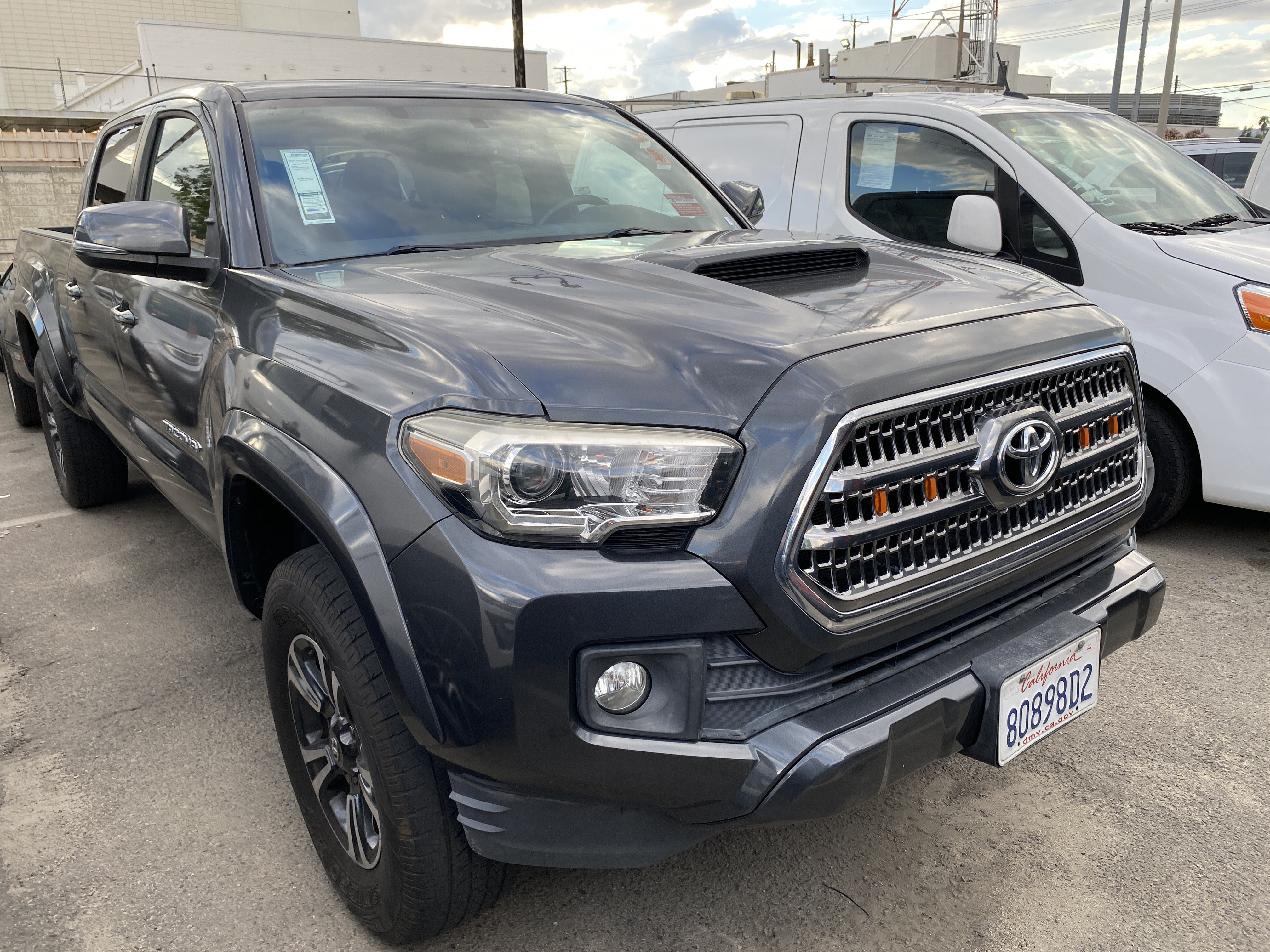 Used 2017 Toyota Tacoma TRD Sport RWD image 6