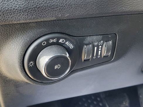 Used 2018 Jeep Compass Latitude w/ Popular Equipment Group image 15