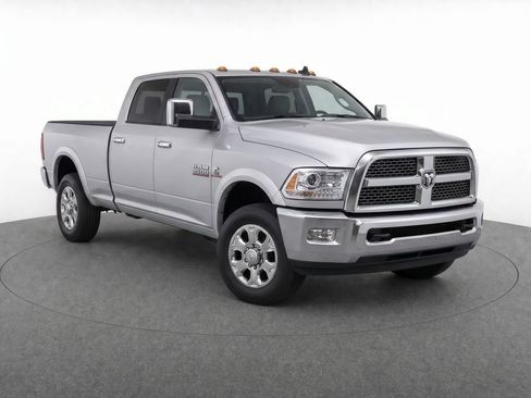 Used 2016 RAM 3500 Laramie AWD/4WD image 2